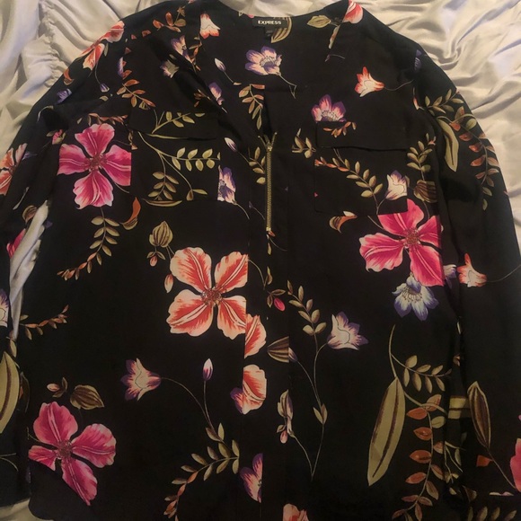 Express Black floral top - Picture 1 of 3